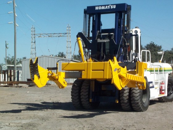 DCP_1234,Callide tyre handler9